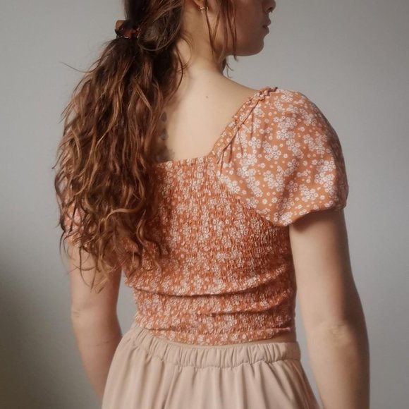 ✨Vintage Peasant Top✨ - Picture 2 of 4